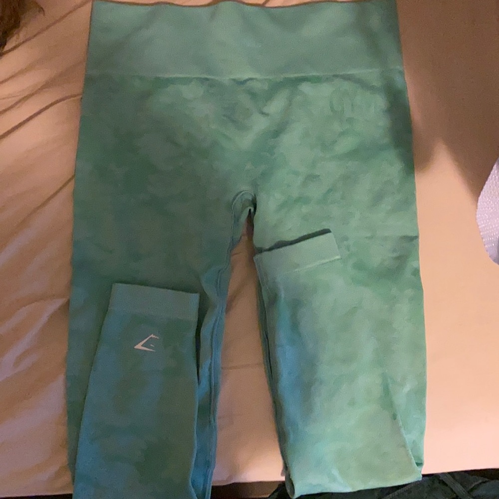 Gymshark Teal Camo-Seamless Leggings (size L)